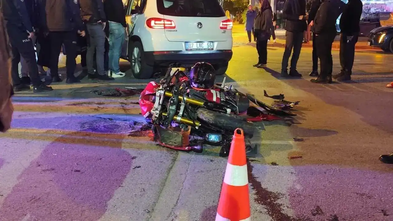 Antalya’da Fenomen Motosikletçi Kazada Hayatını Kaybetti 1